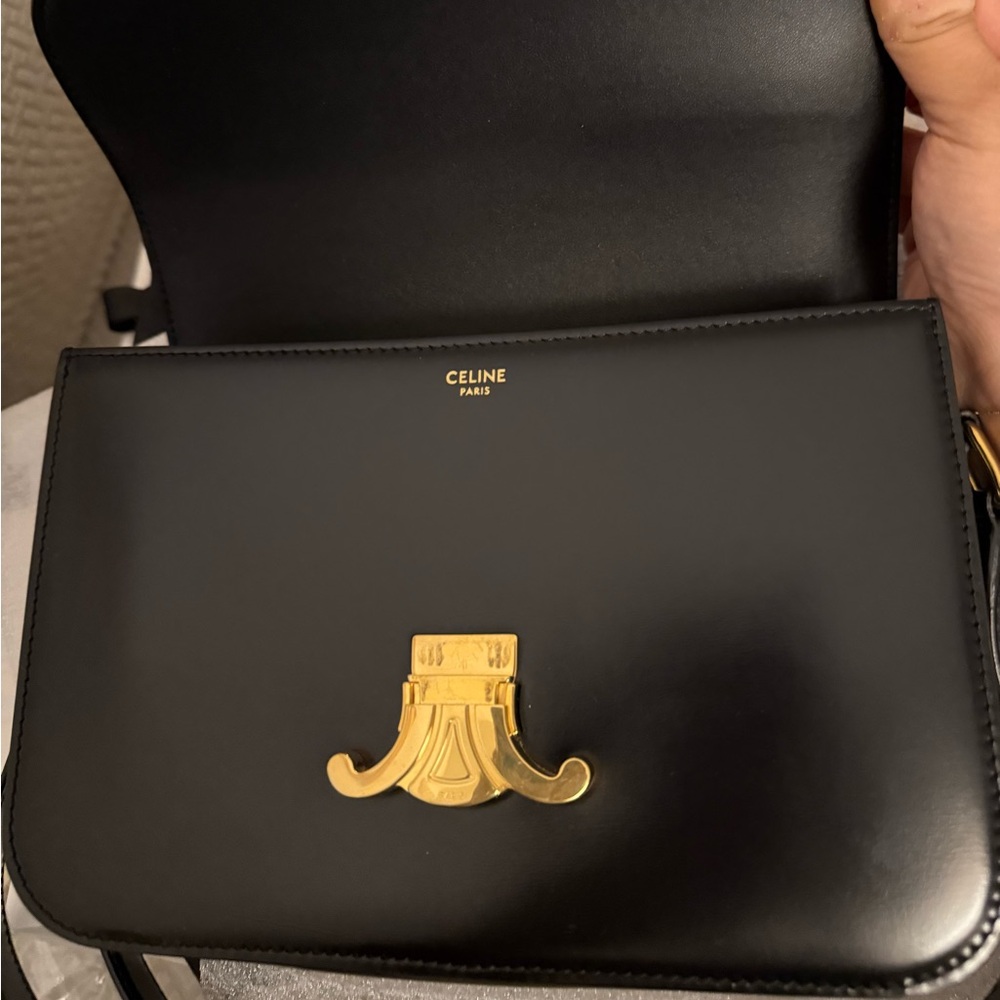 LIKE NEW Celine CLASSIQUE TRIOMPHE BAG IN SHINY CALFSKIN BLACK/ Medium size - Picture 3 of 13